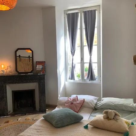 Bed & Breakfast Hotes De Maia D'hotes Moret-sur-Loing